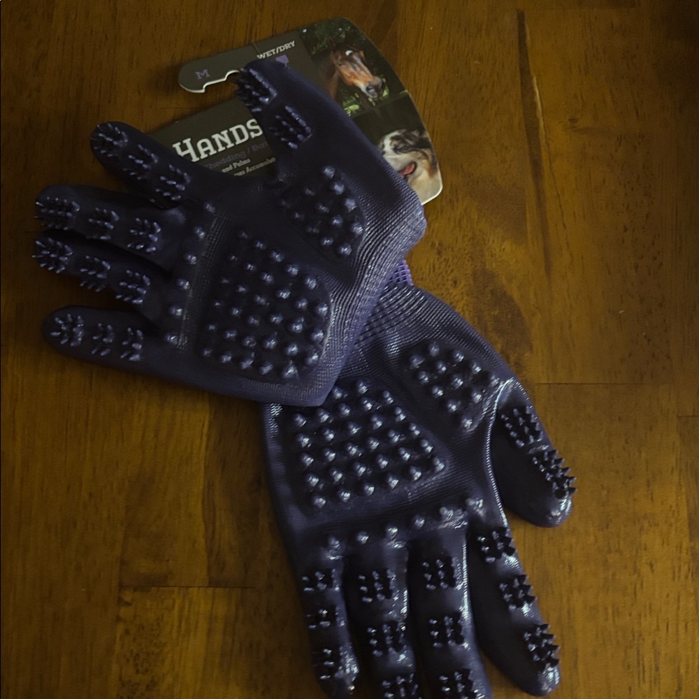 Purple Pet Grooming Gloves - Picture 2 of 3